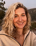 Madeleine Lodes Headshot