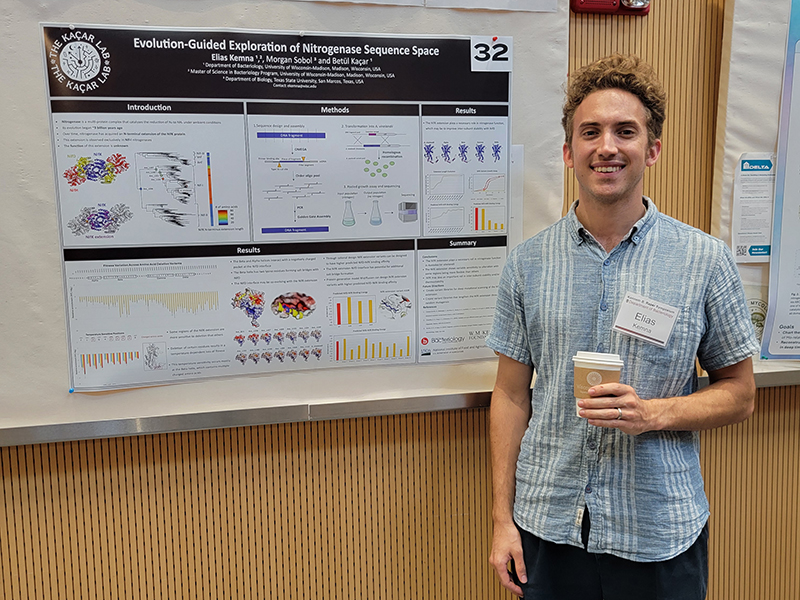 Elias Kemna at poster session